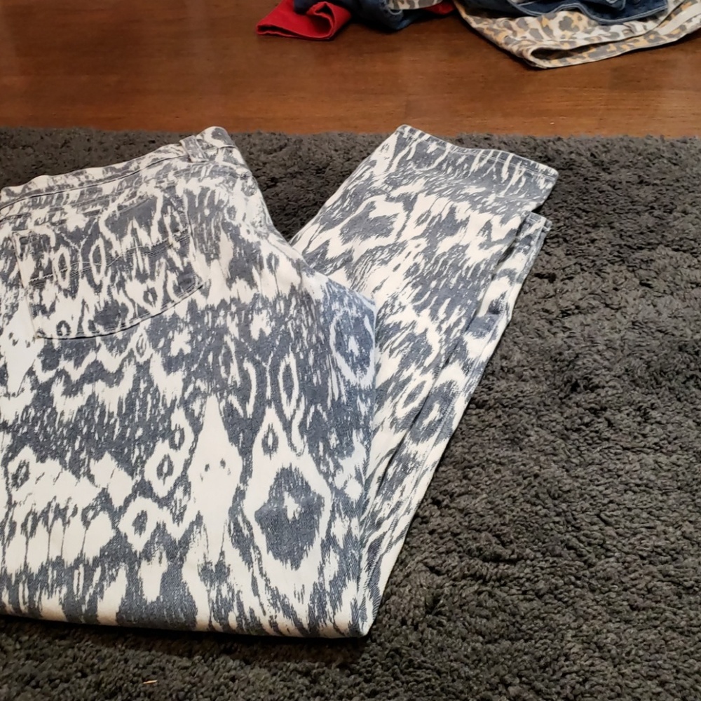 Lucky brand jean capris